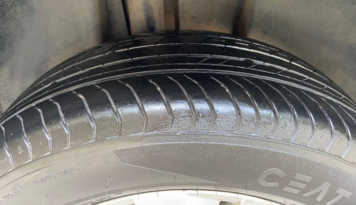 2022 Skoda KUSHAQ AMBITION 1.0L TSI MT, Petrol, Manual, 16,171 km, Right Rear Tyre Tread