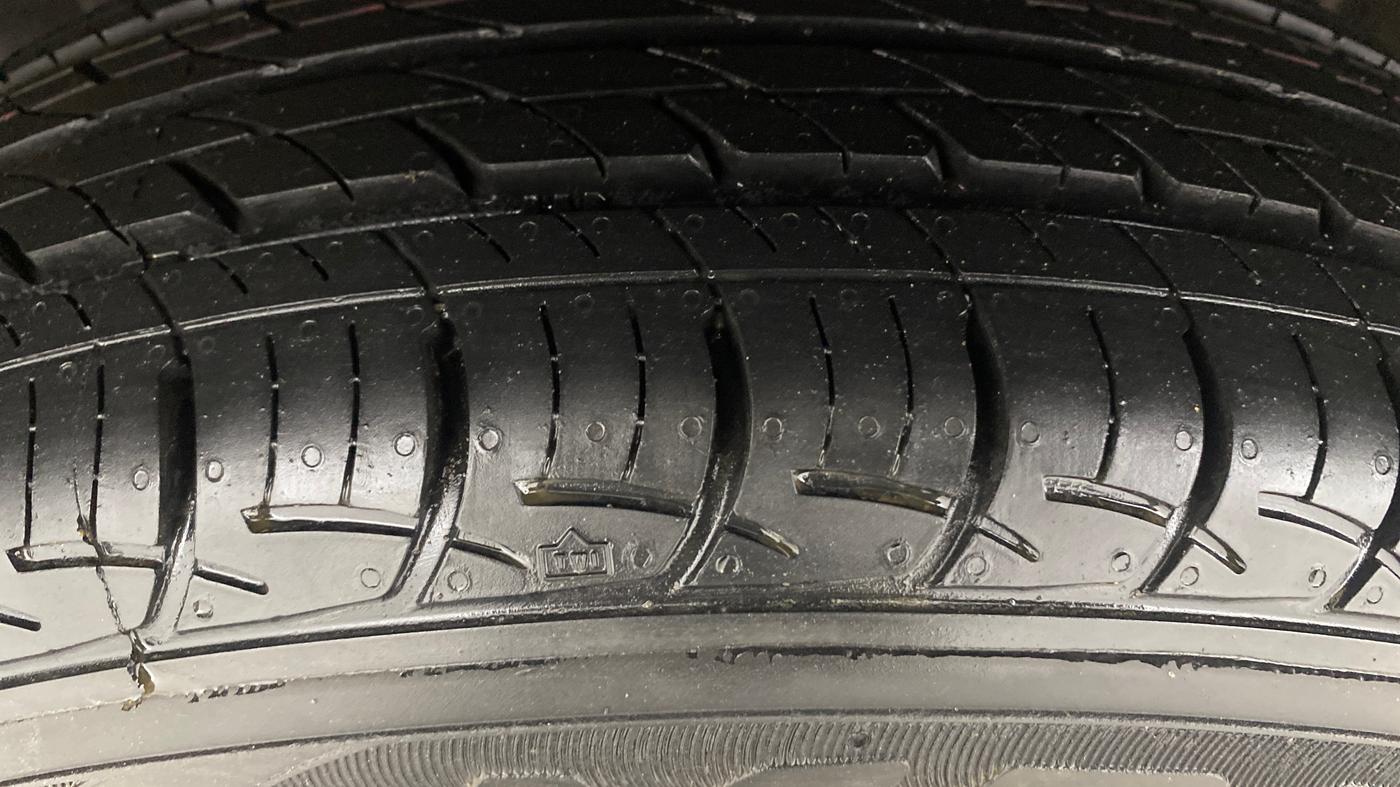 2013 Honda Brio S MT, Petrol, Manual, 57,028 km, Left Front Tyre Tread