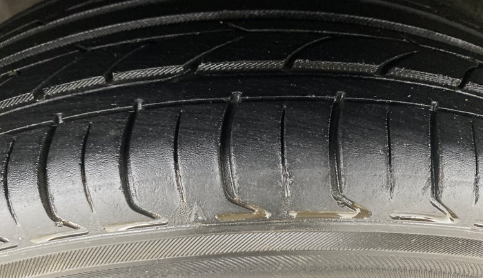 2013 Honda Brio S MT, Petrol, Manual, 57,028 km, Right Rear Tyre Tread