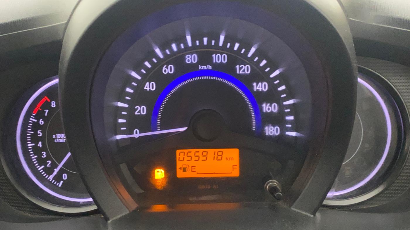 2015 Honda Brio VX MT, Petrol, Manual, 55,918 km, Odometer Image