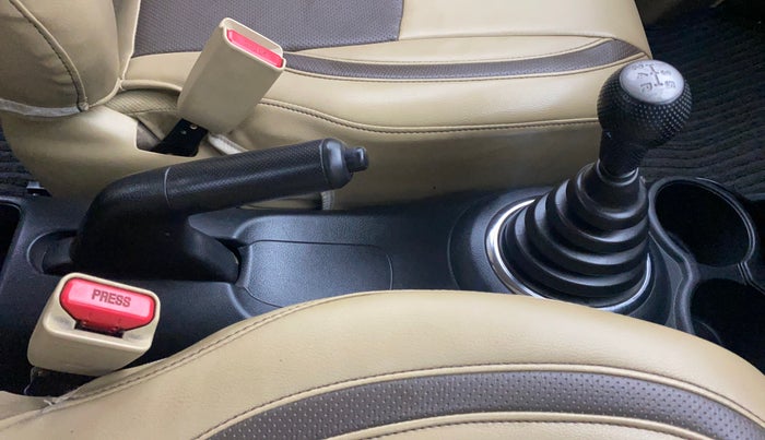 2015 Honda Brio VX MT, Petrol, Manual, 55,918 km, Gear Lever