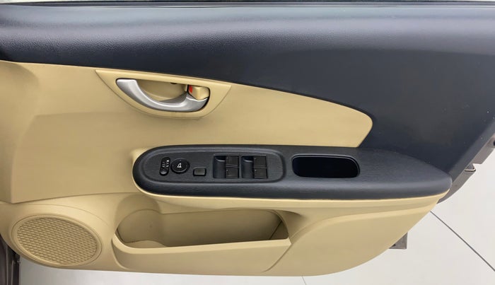 2015 Honda Brio VX MT, Petrol, Manual, 55,918 km, Driver Side Door Panels Control