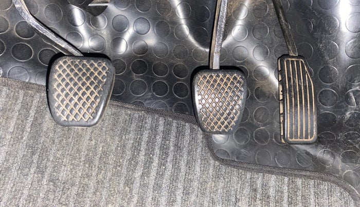 2015 Honda Brio VX MT, Petrol, Manual, 55,918 km, Pedals