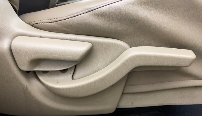 2015 Honda Brio VX MT, Petrol, Manual, 55,918 km, Driver Side Adjustment Panel