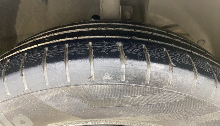 2020 Maruti Swift ZXI PLUS AMT, Petrol, Automatic, 65,320 km, Right Front Tyre Tread