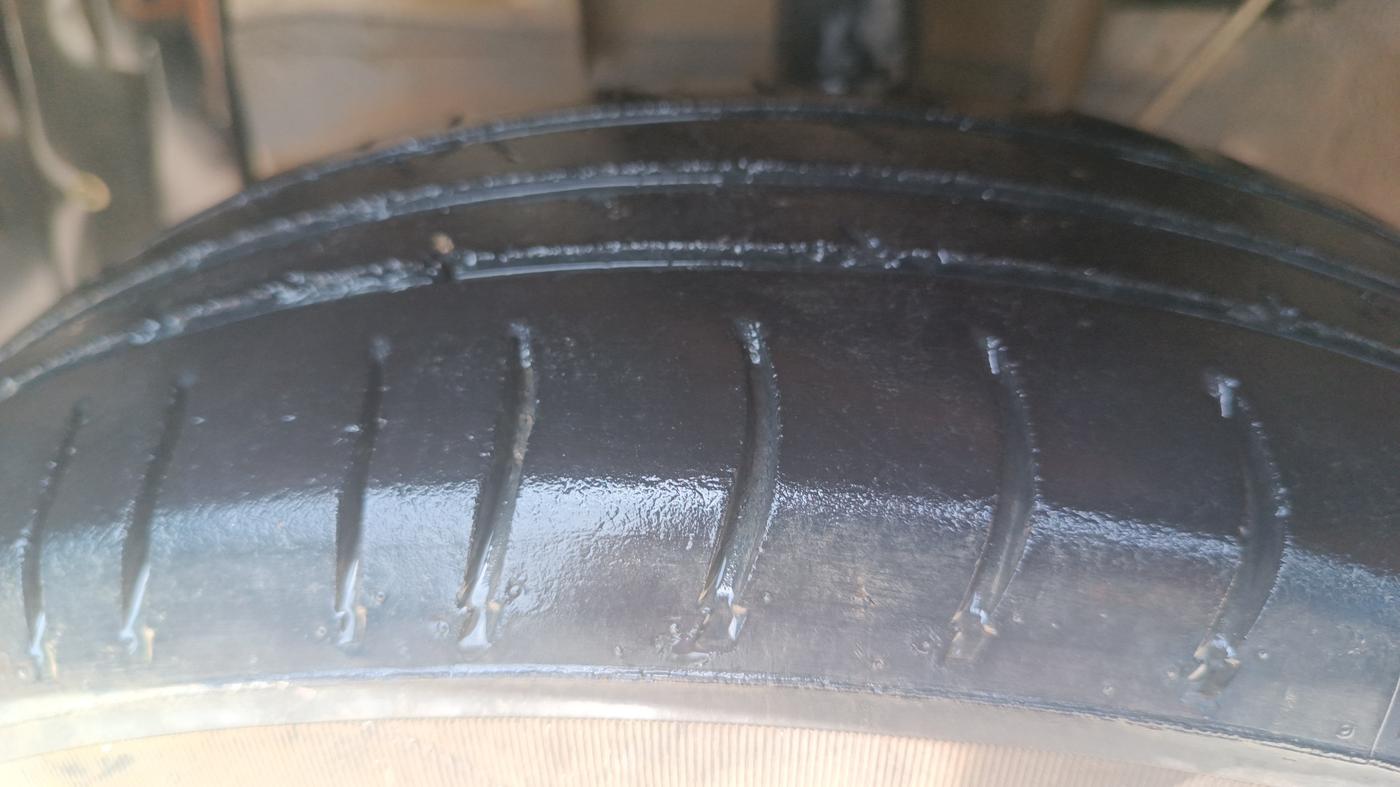 2016 Renault Kwid RXT 0.8 (O), Petrol, Manual, 81,783 km, Left Front Tyre Tread