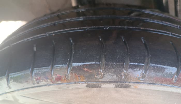 2016 Renault Kwid RXT 0.8 (O), Petrol, Manual, 81,783 km, Right Rear Tyre Tread
