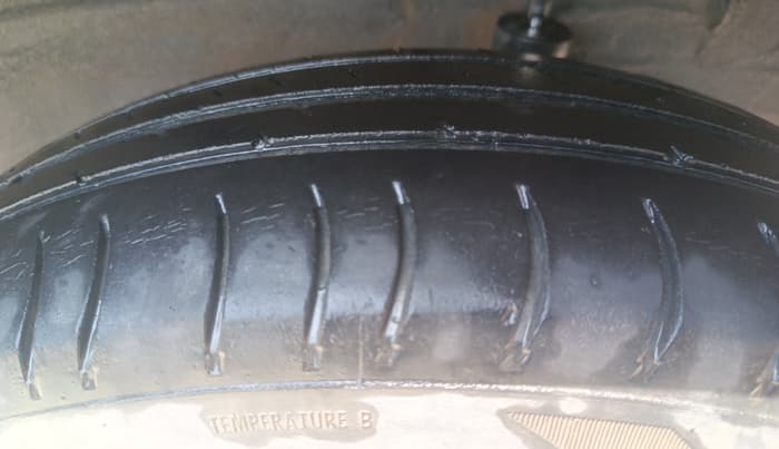 2016 Renault Kwid RXT 0.8 (O), Petrol, Manual, 81,783 km, Left Rear Tyre Tread