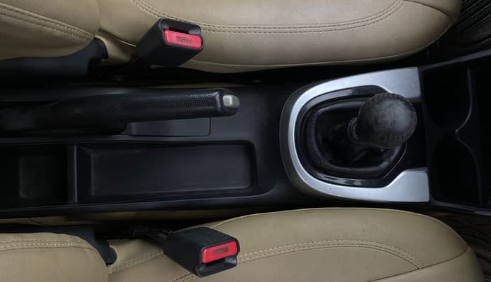 2015 Honda Jazz 1.5L I-DTEC VX, Diesel, Manual, 1,41,872 km, Gear Lever