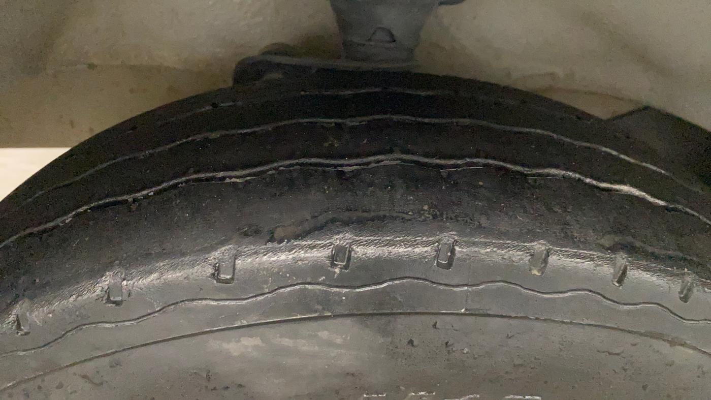 2022 Maruti Eeco 7 STR STD(O), Petrol, Manual, 55,016 km, Left Front Tyre Tread