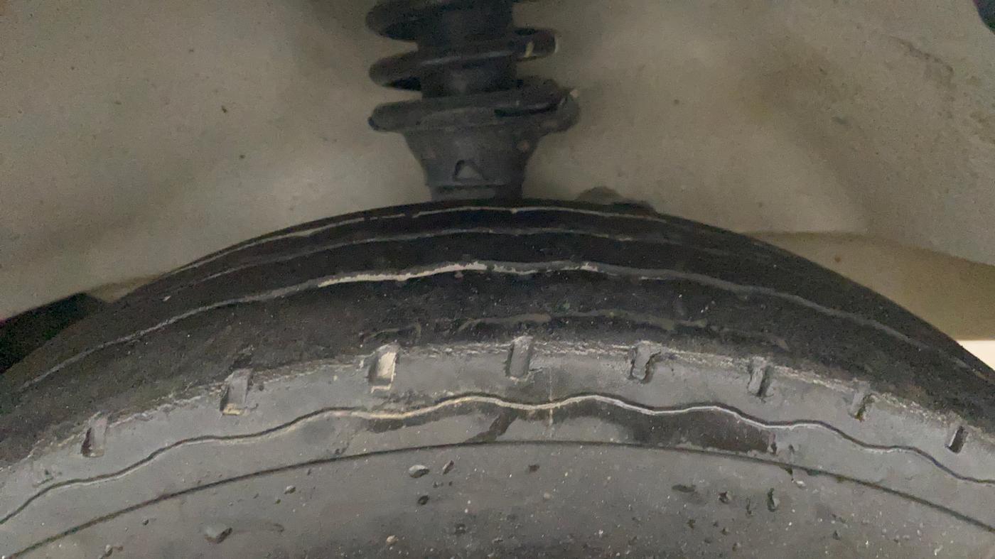 2022 Maruti Eeco 7 STR STD(O), Petrol, Manual, 55,016 km, Right Front Tyre Tread