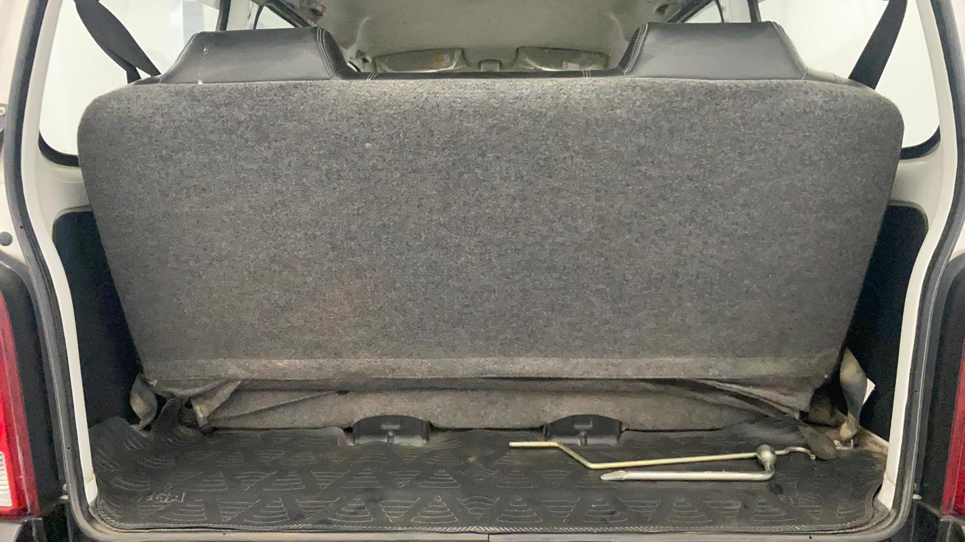 2022 Maruti Eeco 7 STR STD(O), Petrol, Manual, 55,016 km, Boot Inside