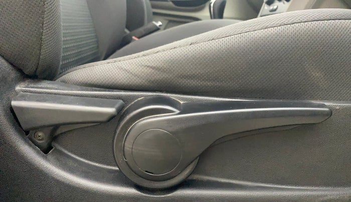 2016 Tata Tiago XZ PETROL, Petrol, Manual, 97,079 km, Driver Side Adjustment Panel