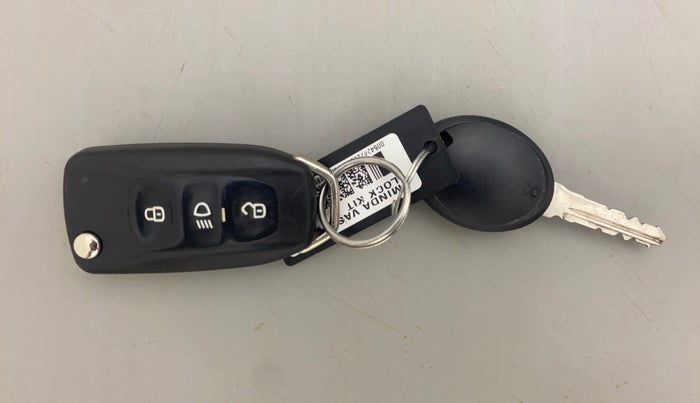 2016 Tata Tiago XZ PETROL, Petrol, Manual, 97,079 km, Key Close Up