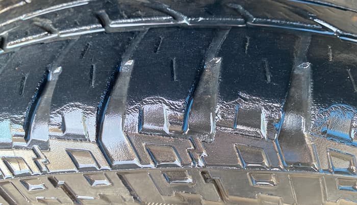 2013 Renault Duster 85 PS RXL DIESEL, Diesel, Manual, 92,584 km, Right Front Tyre Tread