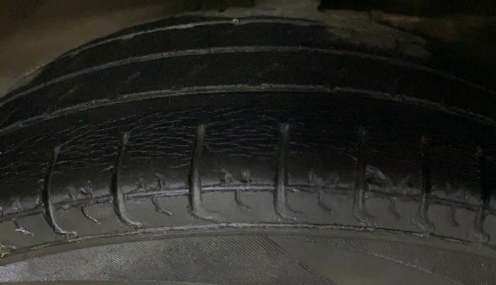 2017 Maruti Alto 800 LXI, Petrol, Manual, 42,287 km, Left Front Tyre Tread