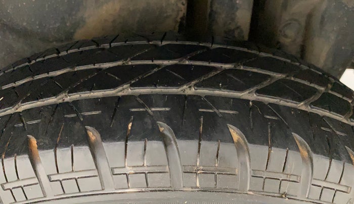 2013 Maruti Swift Dzire VXI, Petrol, Manual, 60,540 km, Left Rear Tyre Tread