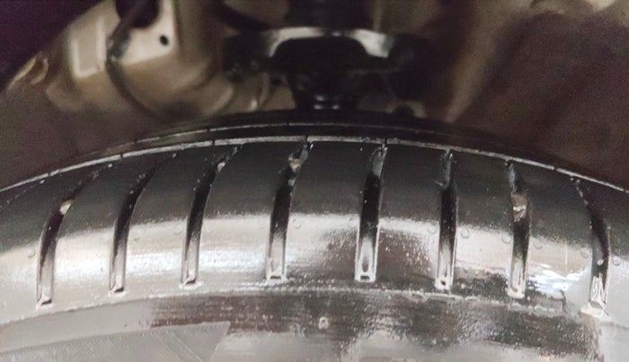 2022 KIA SELTOS HTE 1.5 DIESEL, Diesel, Manual, 76,662 km, Right Front Tyre Tread