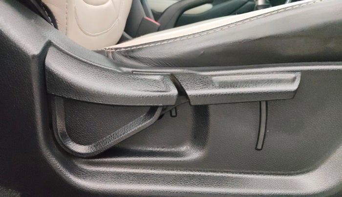 2022 KIA SELTOS HTE 1.5 DIESEL, Diesel, Manual, 76,662 km, Driver Side Adjustment Panel