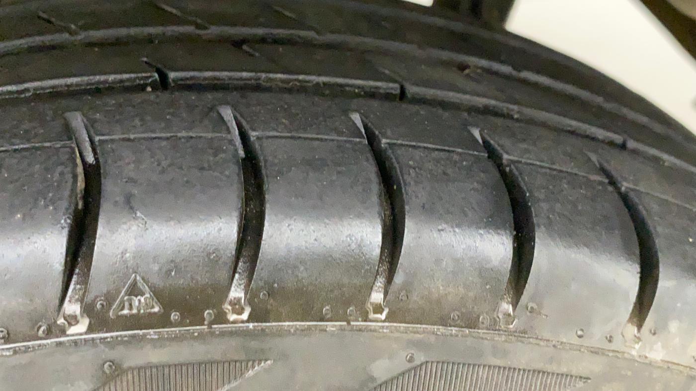2018 Maruti Wagon R 1.0 LXI CNG, CNG, Manual, 85,225 km, Left Rear Tyre Tread