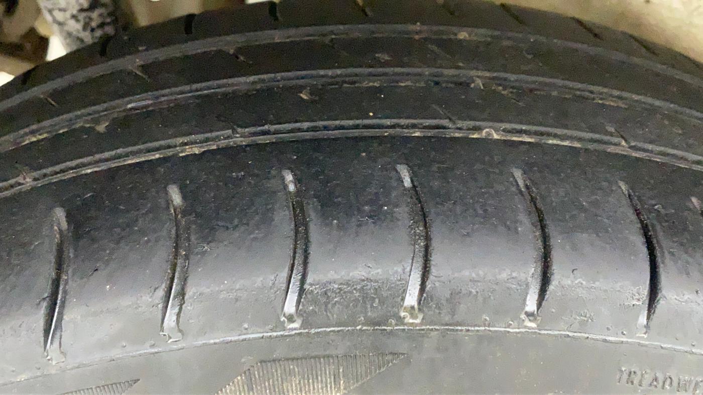 2018 Maruti Wagon R 1.0 LXI CNG, CNG, Manual, 85,225 km, Right Rear Tyre Tread