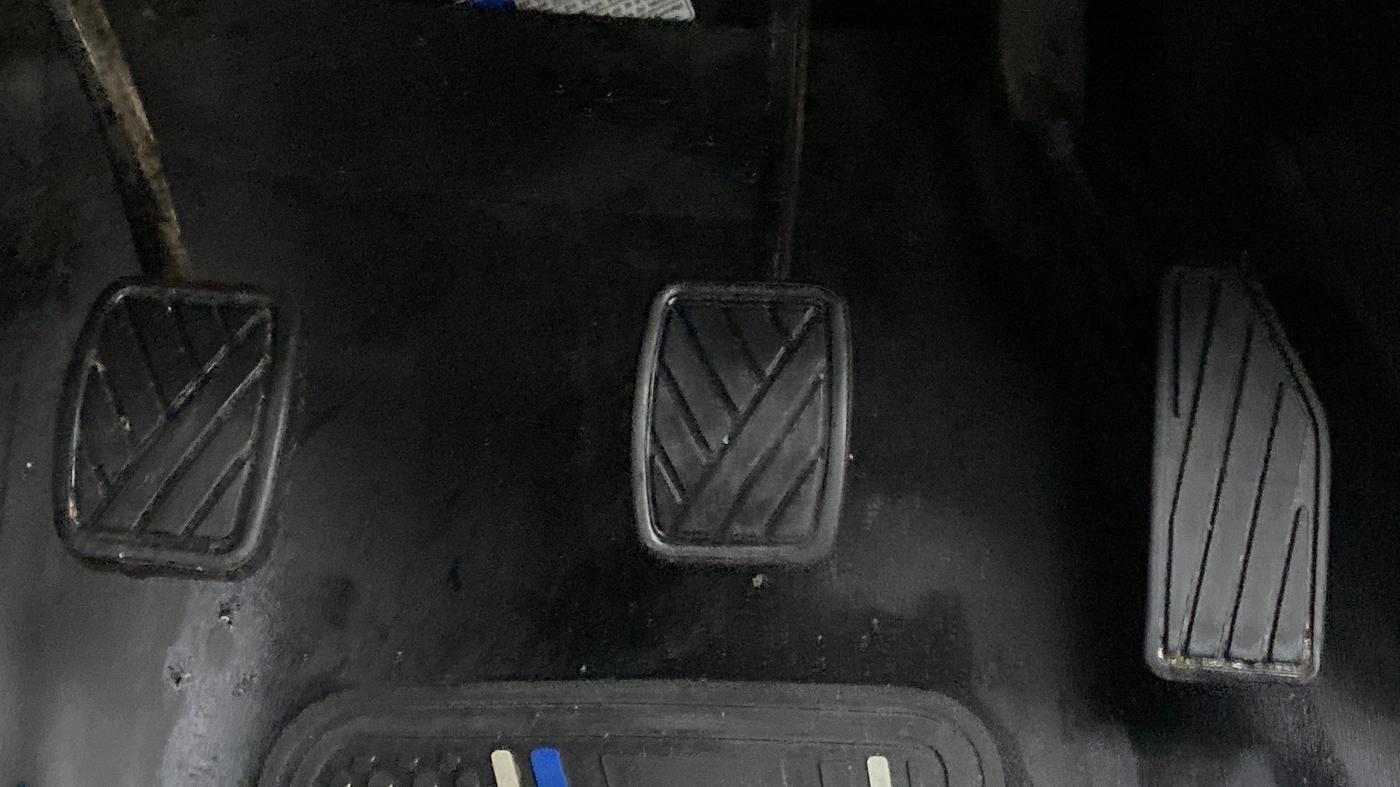2017 Maruti Baleno DELTA 1.2 K12, Petrol, Manual, 23,214 km, Pedals