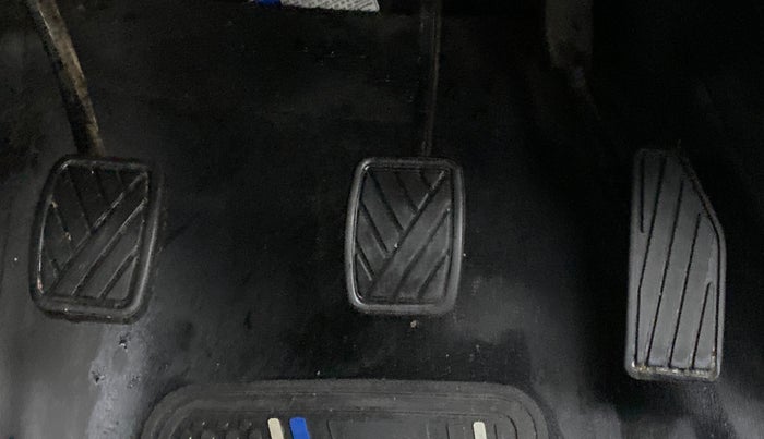 2017 Maruti Baleno DELTA 1.2 K12, Petrol, Manual, 23,214 km, Pedals
