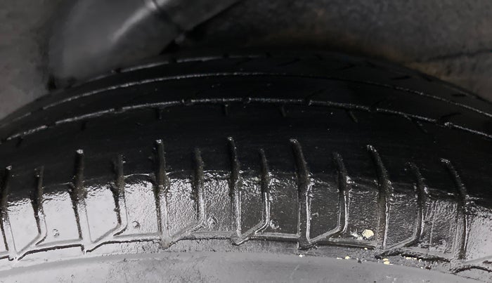 2011 Hyundai i10 MAGNA 1.2 KAPPA2, Petrol, Manual, 48,118 km, Left Rear Tyre Tread