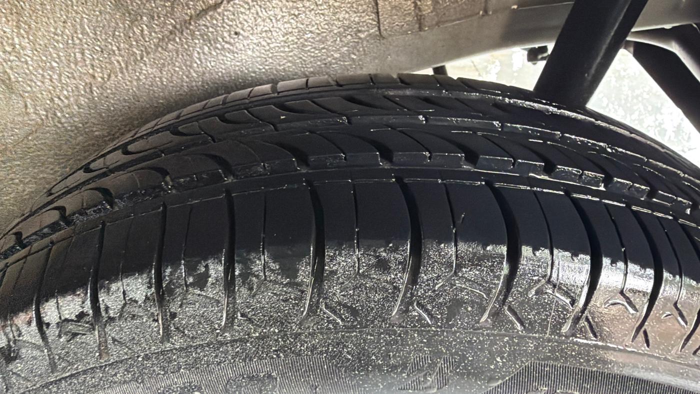 2018 Maruti Wagon R 1.0 LXI CNG, CNG, Manual, 49,012 km, Left Rear Tyre Tread