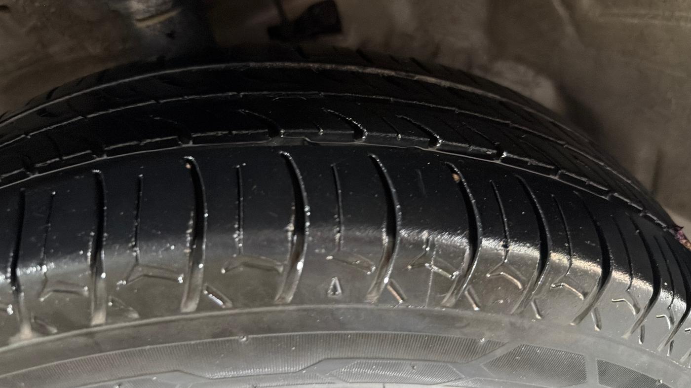 2018 Maruti Wagon R 1.0 LXI CNG, CNG, Manual, 49,012 km, Left Front Tyre Tread