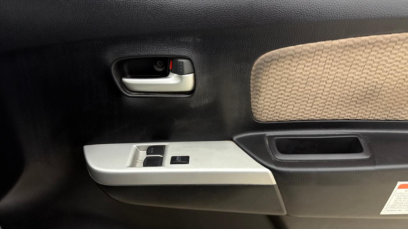 2018 Maruti Wagon R 1.0 LXI CNG, CNG, Manual, 49,012 km, Driver Side Door Panels Control