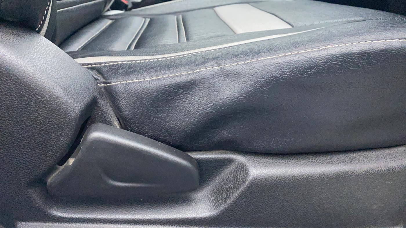 2018 Renault Kwid RXT, Petrol, Manual, 15,488 km, Driver Side Adjustment Panel