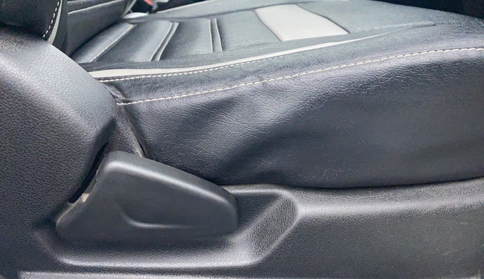2018 Renault Kwid RXT, Petrol, Manual, 15,488 km, Driver Side Adjustment Panel