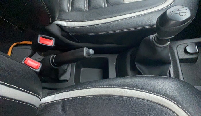 2018 Renault Kwid RXT, Petrol, Manual, 15,488 km, Gear Lever