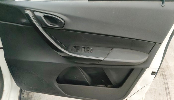 2018 Tata TIAGO NRG PETROL, Petrol, Manual, 66,998 km, Driver Side Door Panels Control