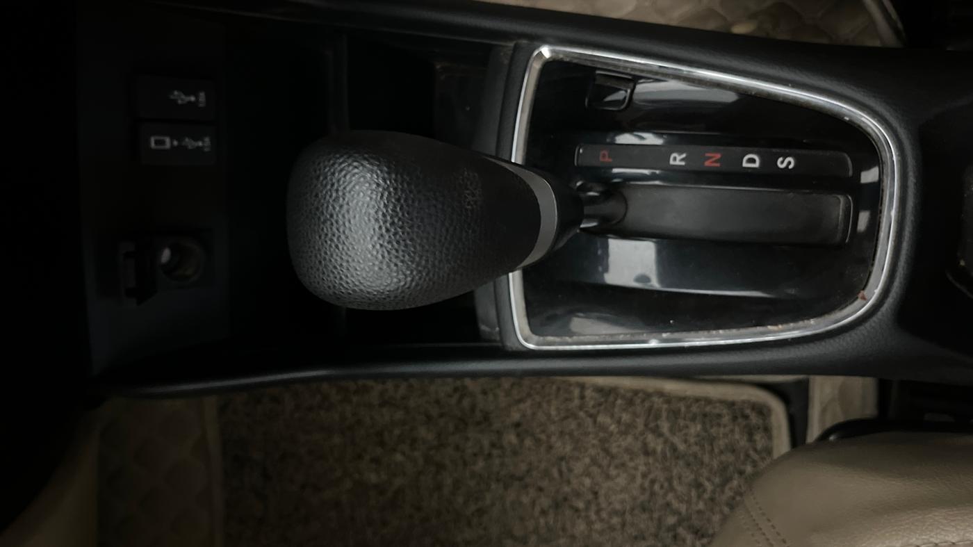 2023 Honda Amaze 1.2L I-VTEC VX CVT, Petrol, Automatic, 22,451 km, Gear Lever