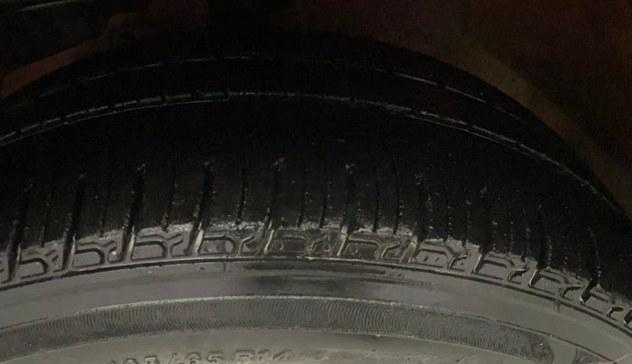 2018 Mahindra KUV 100 NXT K2 P 6 STR, CNG, Manual, 17,112 km, Left Front Tyre Tread