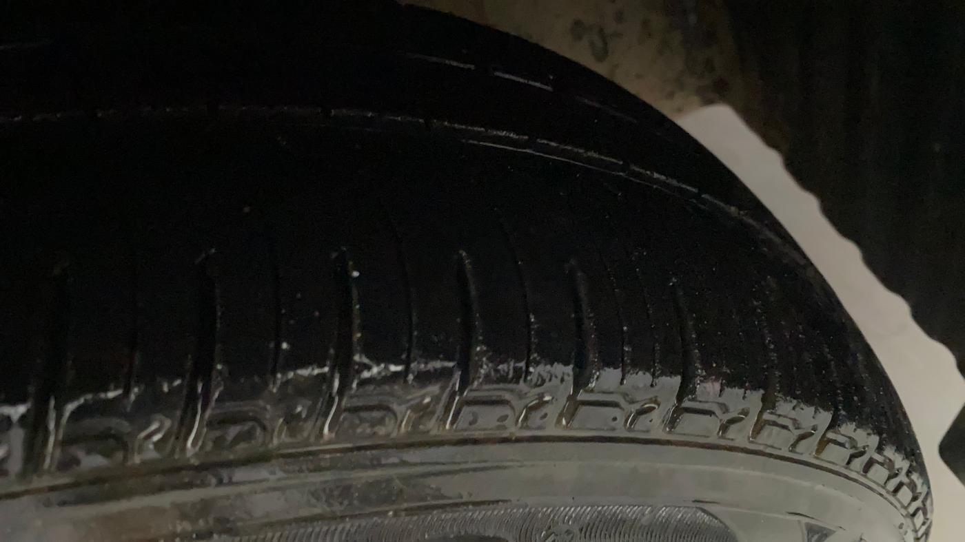 2018 Mahindra KUV 100 NXT K2 P 6 STR, CNG, Manual, 17,136 km, Right Front Tyre Tread
