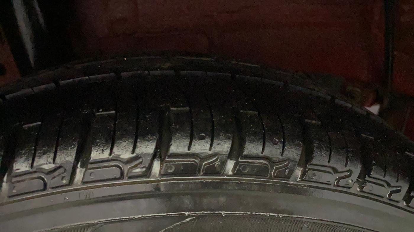 2018 Mahindra KUV 100 NXT K2 P 6 STR, CNG, Manual, 17,136 km, Right Rear Tyre Tread
