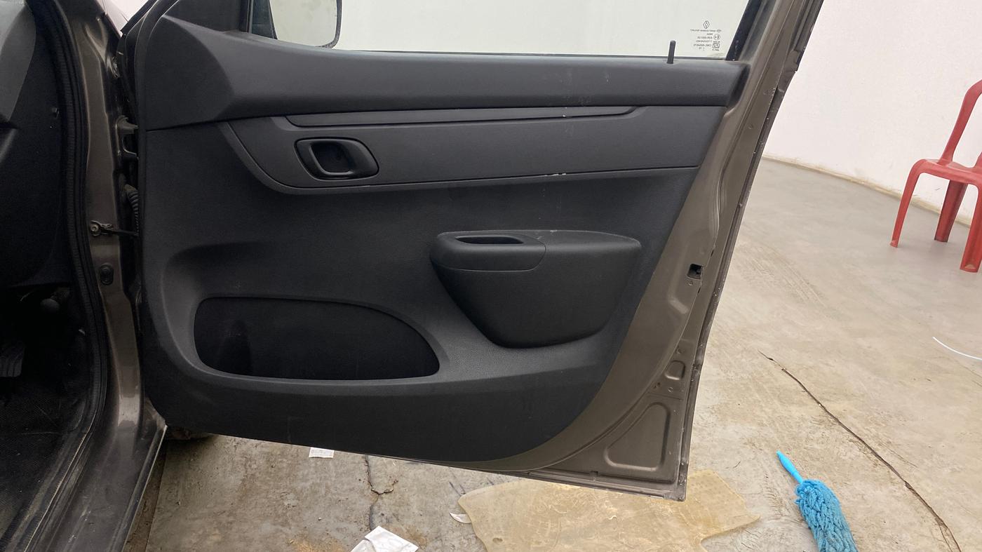 2016 Renault Kwid RXT 0.8, Petrol, Manual, 62,073 km, Driver Side Door Panels Control