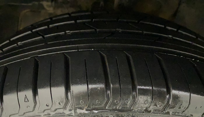 2022 Tata NEXON XZA PLUS (O) PETROL, Petrol, Automatic, 30,129 km, Left Front Tyre Tread