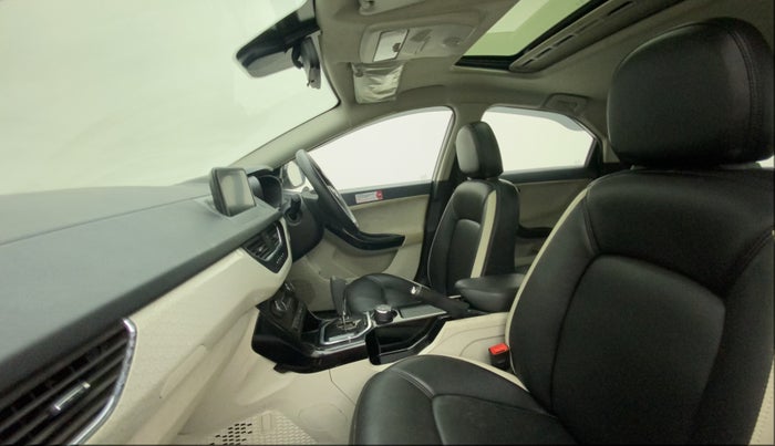 2022 Tata NEXON XZA PLUS (O) PETROL, Petrol, Automatic, 30,129 km, Right Side Front Door Cabin