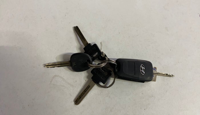 2015 Hyundai i10 SPORTZ 1.1, Petrol, Manual, 55,435 km, Key Close Up