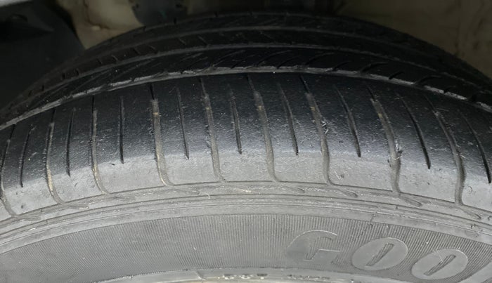 2016 Hyundai Creta 1.6 SX (O) CRDI, Diesel, Manual, 30,523 km, Left Front Tyre Tread