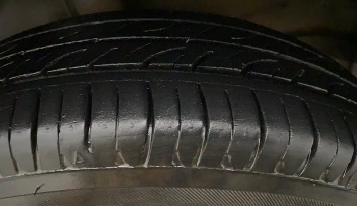 2014 Maruti Wagon R 1.0 LXI CNG, CNG, Manual, 56,662 km, Right Front Tyre Tread