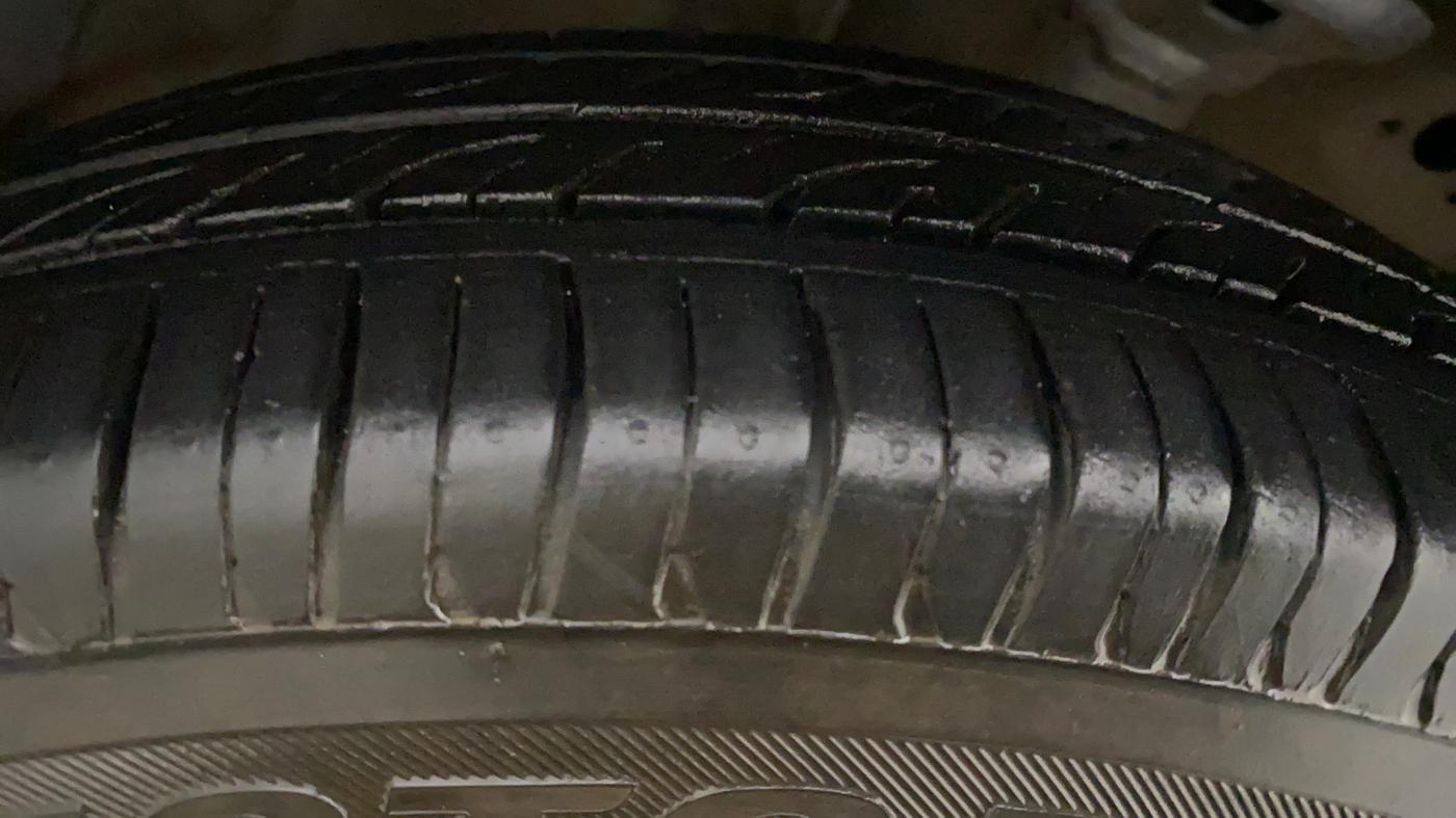 2014 Maruti Wagon R 1.0 LXI CNG, CNG, Manual, 56,662 km, Left Front Tyre Tread