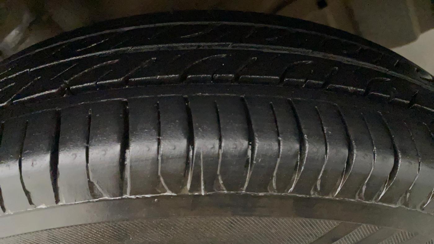 2014 Maruti Wagon R 1.0 LXI CNG, CNG, Manual, 56,662 km, Left Rear Tyre Tread
