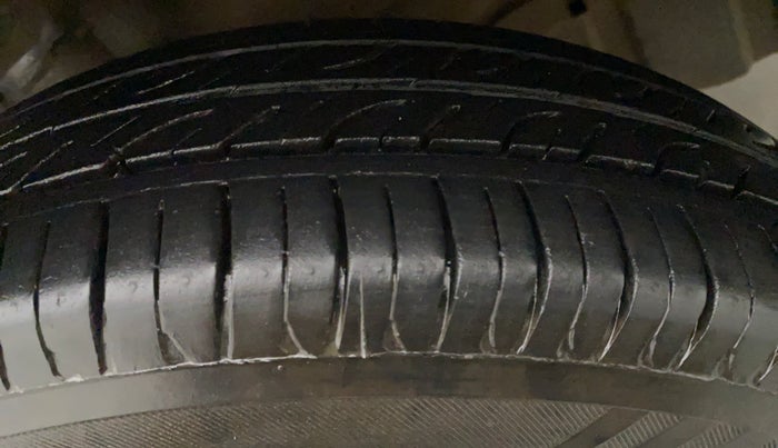 2014 Maruti Wagon R 1.0 LXI CNG, CNG, Manual, 56,662 km, Left Rear Tyre Tread