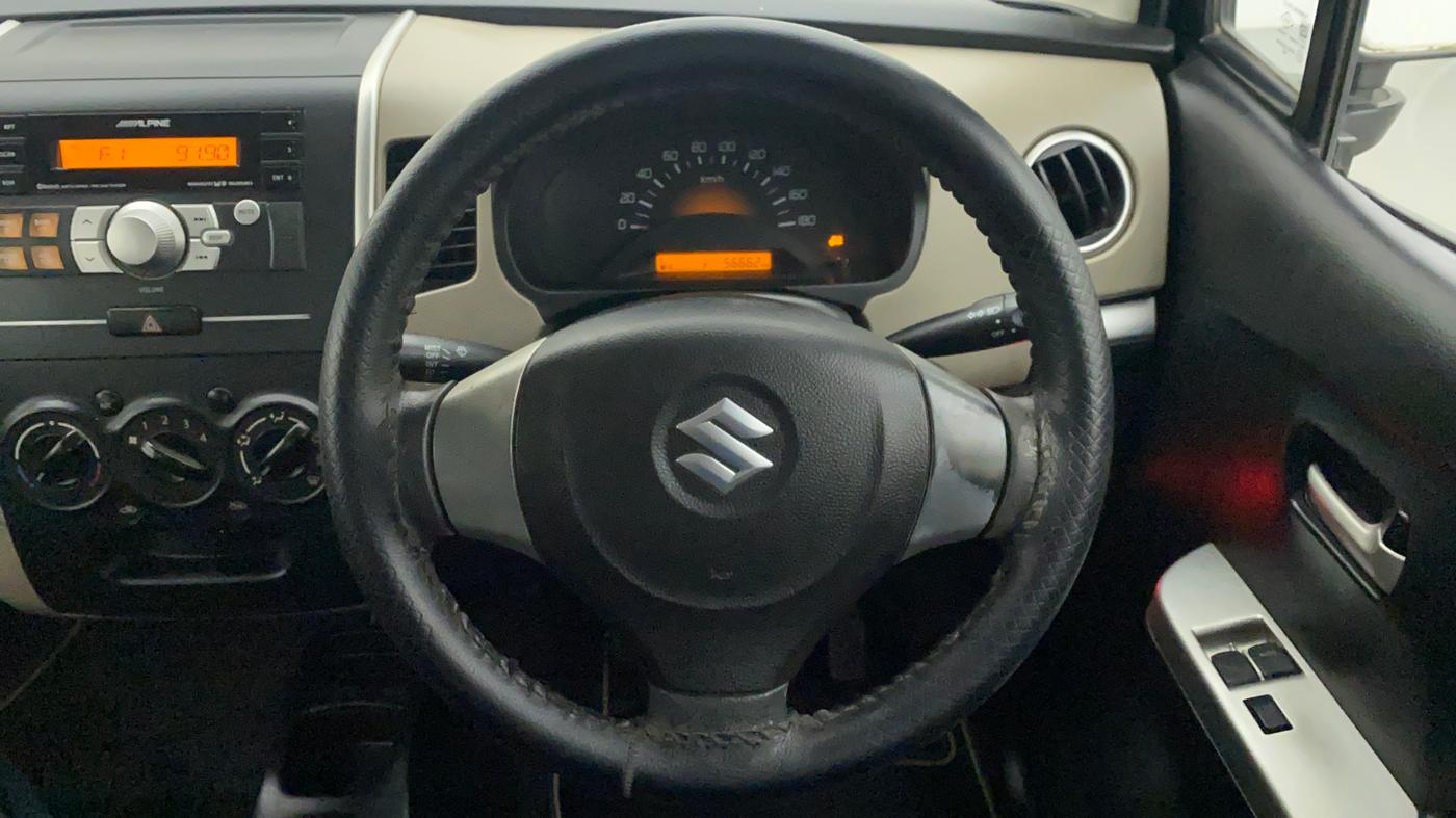 2014 Maruti Wagon R 1.0 LXI CNG, CNG, Manual, 56,662 km, Steering Wheel Close Up