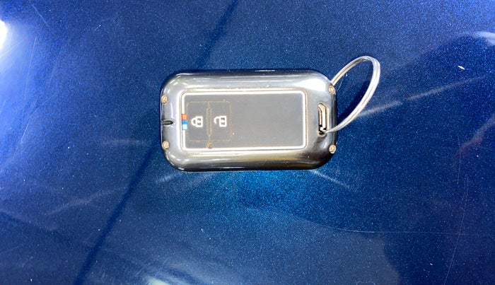 2023 Maruti Baleno  ZETA CNG 1.2L, CNG, Manual, 1,06,909 km, Key Close Up